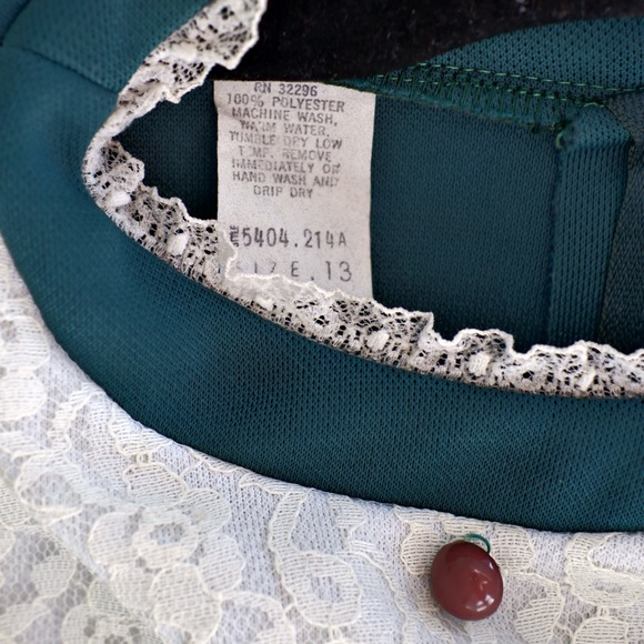 Vintage Emerald Green Dress with Lace Details - Picture 4 of 4